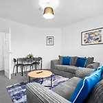 Luxury Two Bedroom Apartment - On Street Parking Available - Netflix - Wifi - Top Rated - 311M