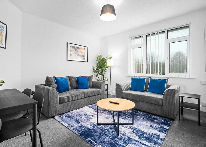 Luxury Two Bedroom Apartment - On Street Parking Available - Netflix - Wifi - Top Rated - 311M