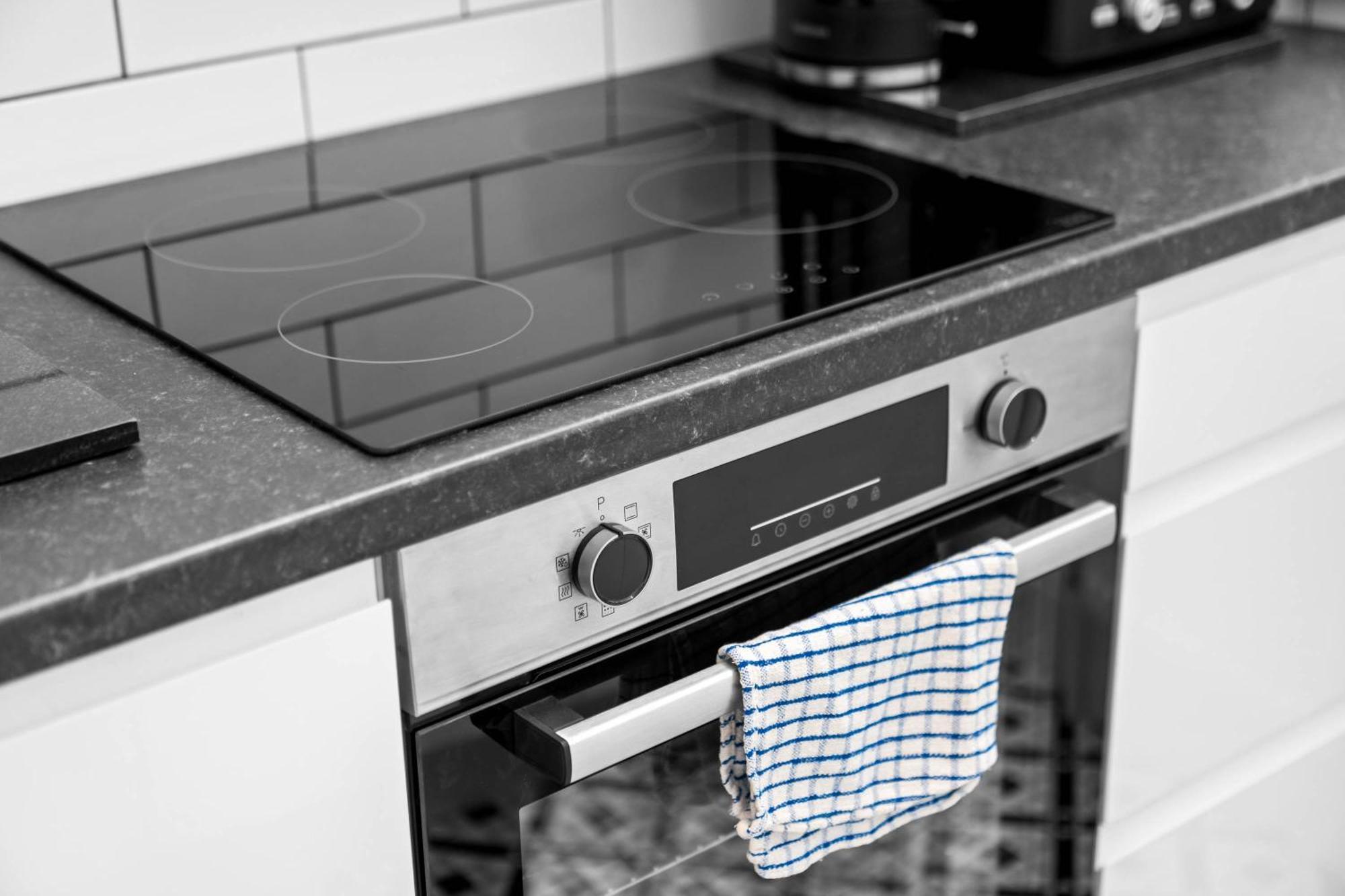 Apartment Luxury Two Bedroom - On Street Parking Available - Netflix - Wifi - Rated - 311m Birmingham